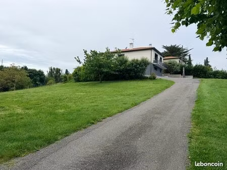 très beau t4 3 ch terrasse et jardin clôturé