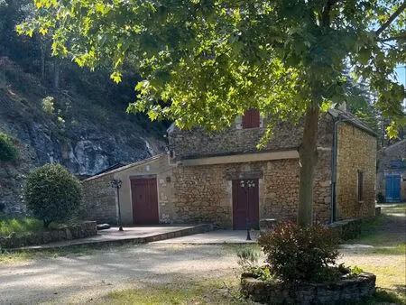 2 maisons en pierre dont 1 a rénové