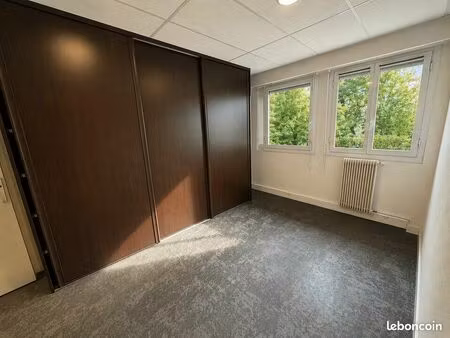 bureaux 47 m²