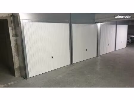 loue garage grasse