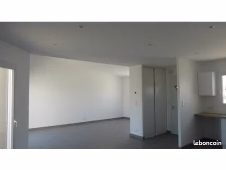 maison de plain-pied 100 m² à louer
