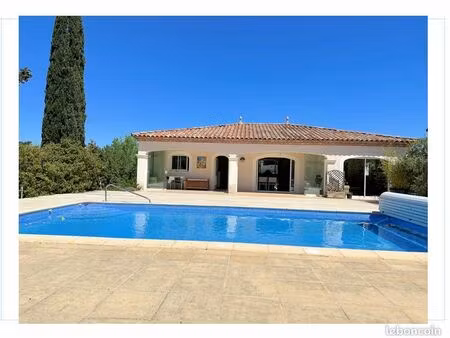 villa130 m² avec piscine chauffée
