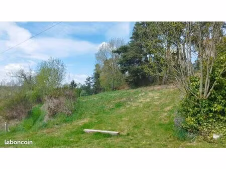 exclusif terrain constructible 3 215 m2 rare vue imprenable  tranquille  proche centre-bou