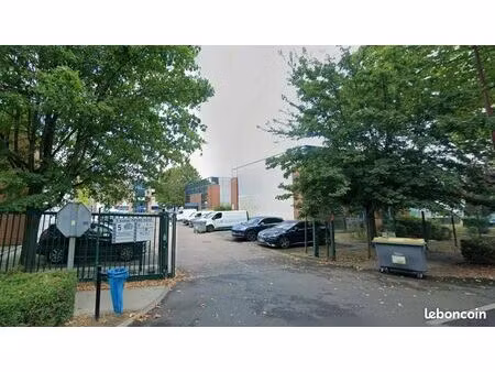 bureau privatif 13 m² à louer – gonesse – charges incluses