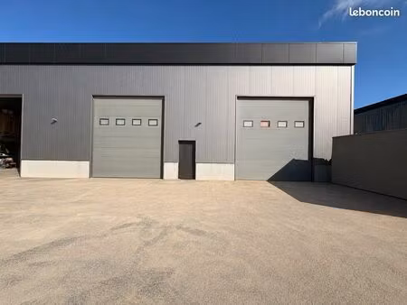 local d’activité / entrepôt -330m2
