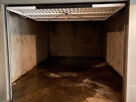 garage/box 23 m² feuquieres