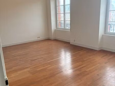 loue appartement centre-ville avec ascenseur