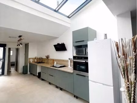 maison 106 m² rénovée + 1000 m² de terrain – gros potentiel