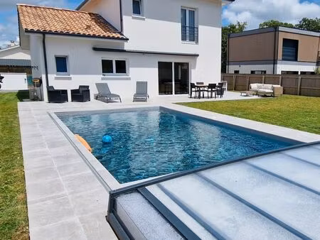 superbe maison récente de 122m2 avec piscine
