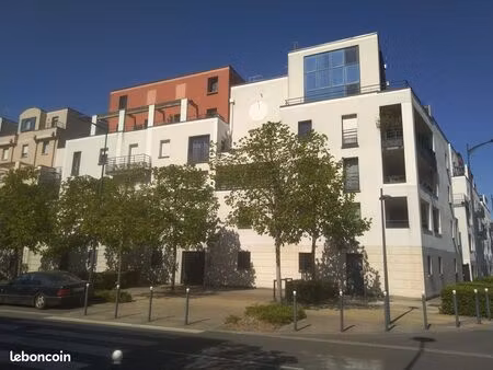 appartement duplex situé à proximité de la polyclinique saint côme