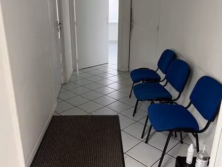 salle bureau 15 m2