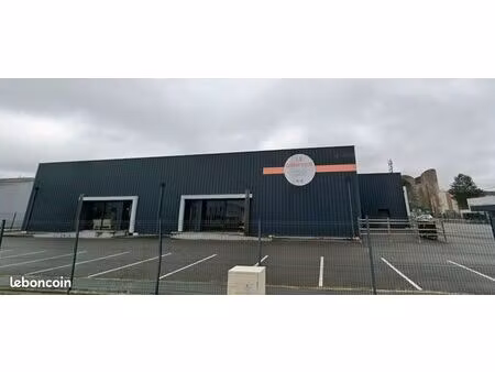 local commercial 320 m² saint berthevin