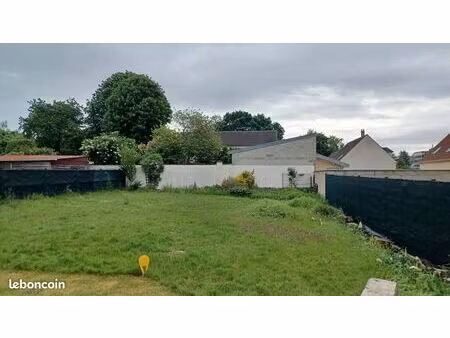 terrain constructible de 369m² en drapeau