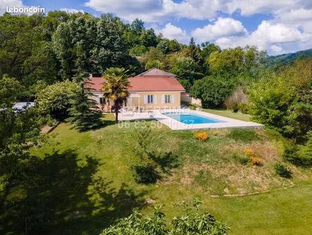 maison 7 pièces 185 m²