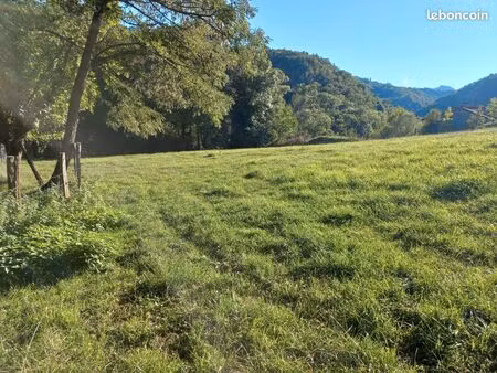 terrain constructible 2500m² bien exposé