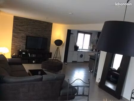 spacieux t3 duplex de 108m² au sol (71 m² loi carre