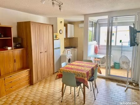 cap d'agde - t2 meuble dans residence securisee avec place de stationnement