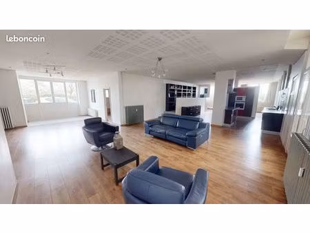 maison 8 pièces 241 m²