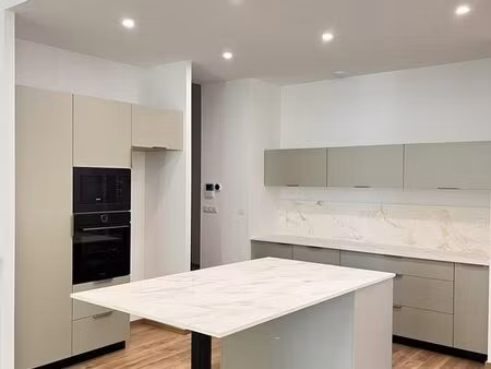 appartement 3 pièces 84 m²