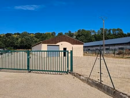 entrepôt de stockage 300m2
