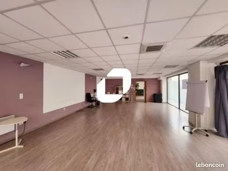 bureau 280 m²