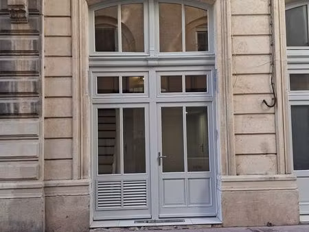 local professionnel refait neuf 60m²