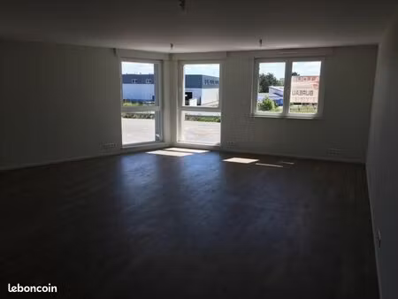local 70 m²