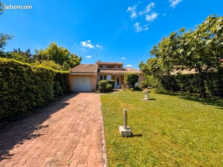 propriété 4 pièces 95 m²