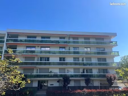 chamalières  appartement de 150 m2 à rénover  3 places de stationnement