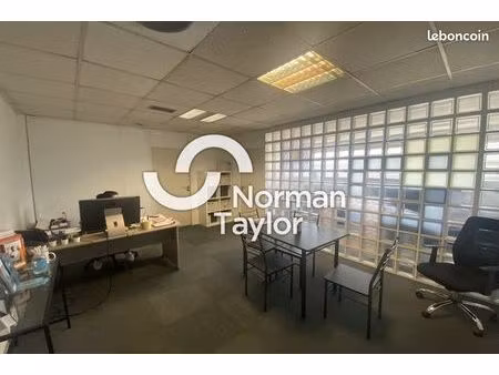bureaux 151 m²