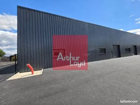 local d'activite 200 m² aubière