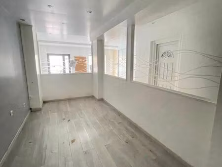 magasin commercial disponible en cv de châlons en champagne