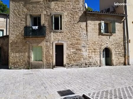 local professionnel à laverune