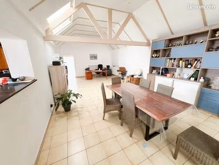 maison 5 pièces 230 m²
