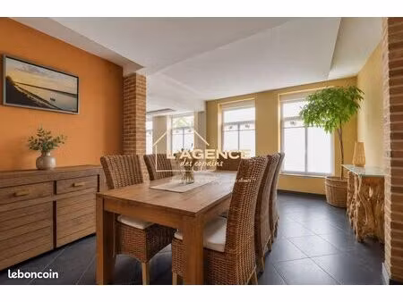 maison 10 pièces 218 m²
