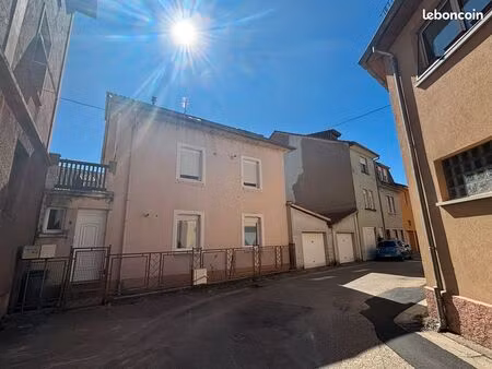 ensemble immobilier  2 appartements + 2 garages