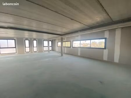 bureaux et vitrines à louer pia - zone franche - zrr