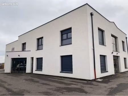 local professionnel 71m2
