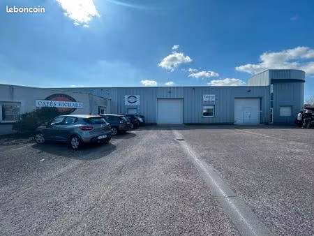 local d'activité 1 575 m²