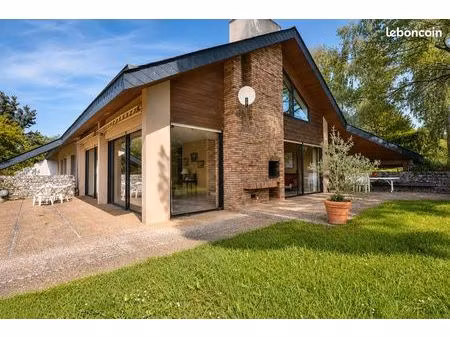 maison 7 pièces 218 m²