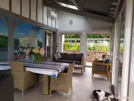 maison à itxassou  avec garage  parc 5000m² piscine au sel couverte + appartement 50m²