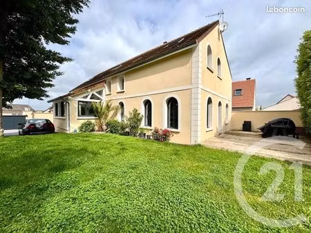 maison de village 8 pièces 220 m²