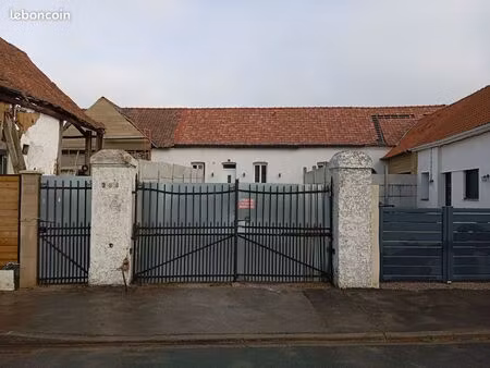 maison corp de ferme à sorrus