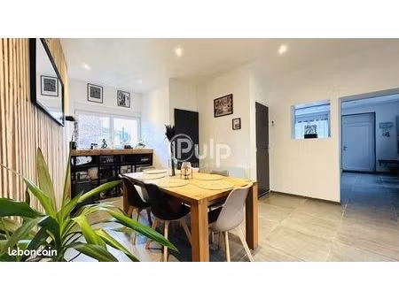 maison 9 pièces 160 m²