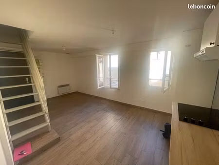 meaux cathédrale 2 pièces en duplex tbe