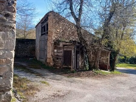 bâtiment en pierre