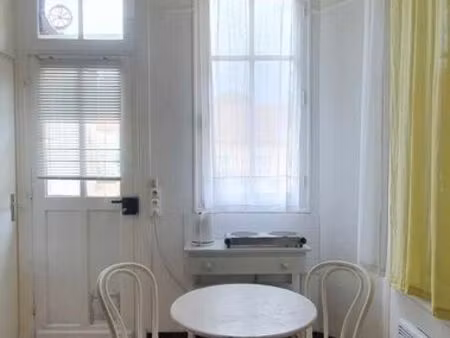 location studio 5 minutes gare de versailles chantiers