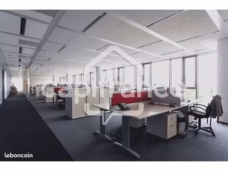 bureaux 900 m²
