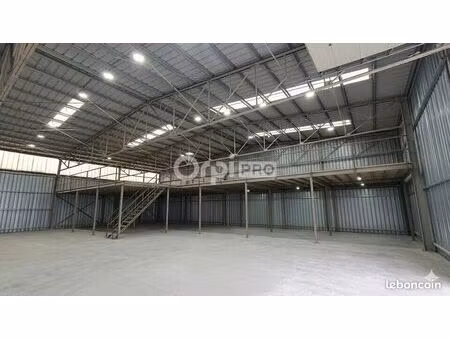 local commercial 2 975 m²