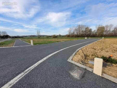 terrain 735 m² viterbe